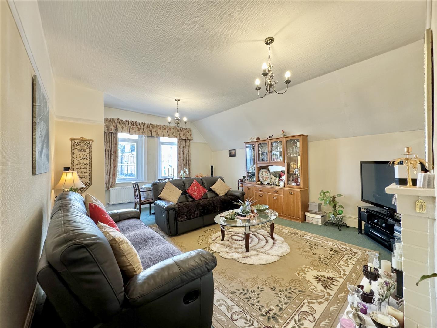 3 bed property in Grosvenor Crescent, St. Leonards-On-Sea